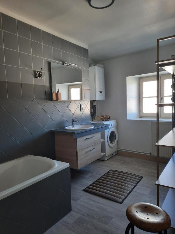 Duplex Place Du Marche Сен-Жан-д'Анжели Экстерьер фото