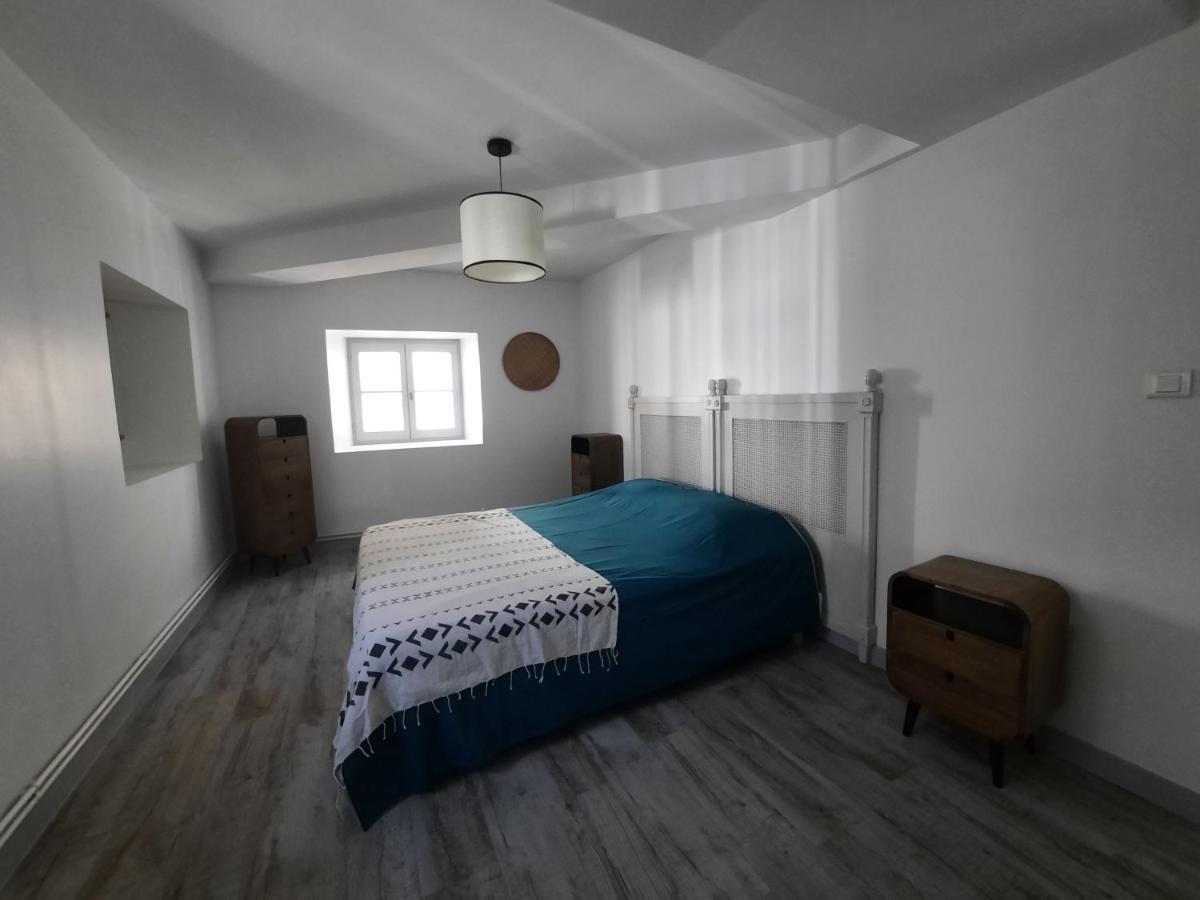 Duplex Place Du Marche Сен-Жан-д'Анжели Экстерьер фото